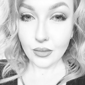 Meet your Posher, Catherine